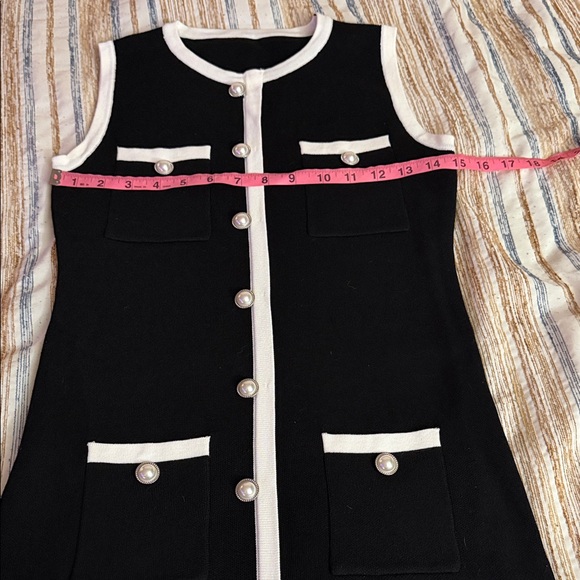 Elegant black & white faux button down dress - Picture 11 of 12